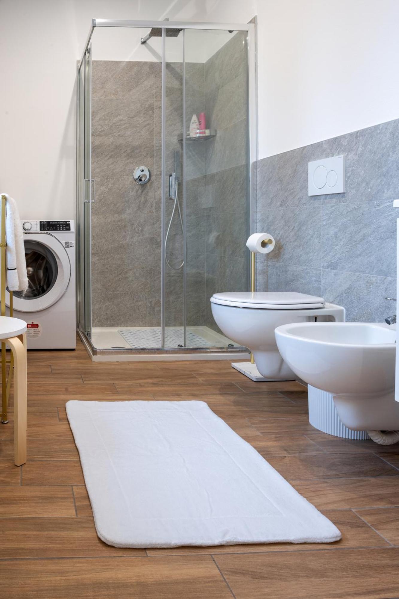 Lora Diamond Suite ,Free Parking, Self Check In,3 코모 외부 사진