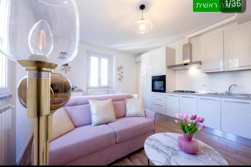 Lora Diamond Suite ,Free Parking, Self Check In,3 코모 외부 사진